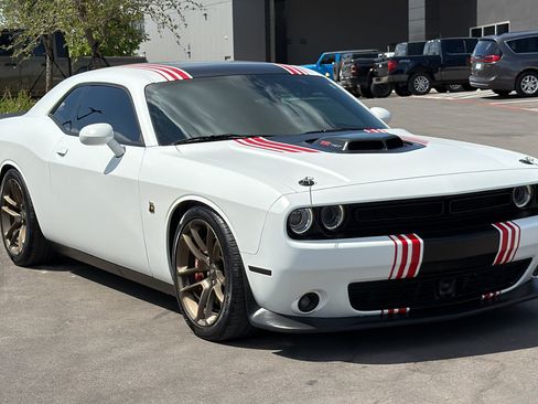Certified 2021 Dodge Challenger R/T Scat Pack w/ Shaker Package RWD image 3