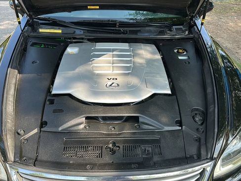 Used 2014 Lexus LS 460 AWD w/ Comfort Package image 9