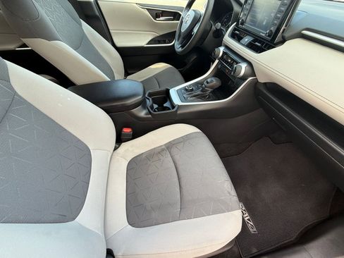 Certified 2021 Toyota RAV4 XLE image 34
