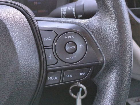 Used 2021 Toyota Corolla LE image 26