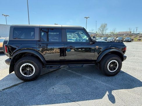 Used 2023 Ford Bronco Badlands image 2