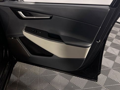 Used 2023 Kia EV6 Wind image 32