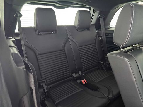 Used 2025 Land Rover Discovery S AWD/4WD image 13