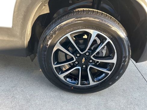 Used 2024 Chevrolet TrailBlazer LT AWD/4WD image 13