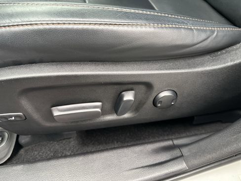 Used 2018 Toyota Highlander XLE image 12