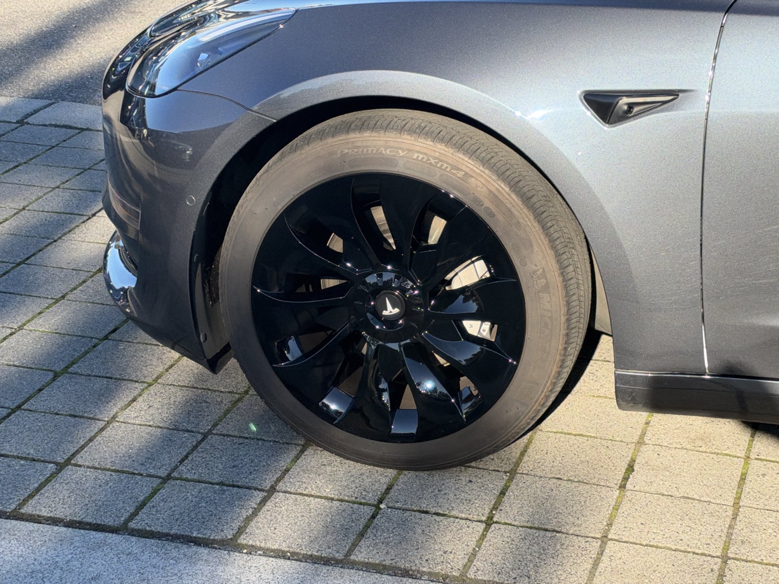Used 2021 Tesla Model 3 Standard Range Plus RWD image 9