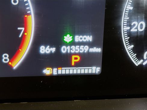 Used 2025 Honda Pilot EX-L image 19