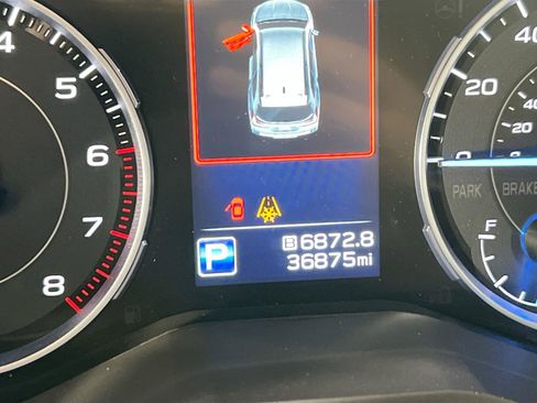 Used 2022 Subaru Ascent Limited w/ Technology Package image 12