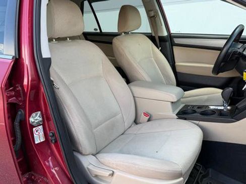 Used 2018 Subaru Outback 2.5i Premium image 17