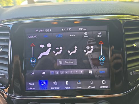 Used 2020 Jeep Grand Cherokee Altitude RWD image 22