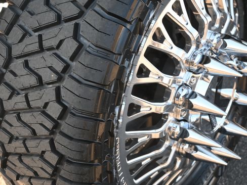 Used 2022 Ford F450 Platinum w/ FX4 Off-Road Package image 16