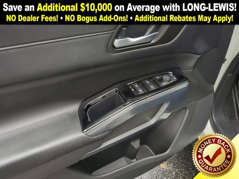 Used 2024 Nissan Pathfinder SL image 16