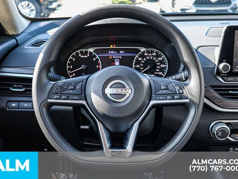 Used 2025 Nissan Altima 2.5 SV FWD image 30