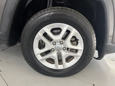 Used 2018 Jeep Compass Sport w/ Cold Weather Group AWD/4WD image 14