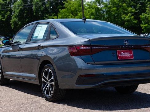 Used 2026 Volkswagen Jetta Sport FWD image 4