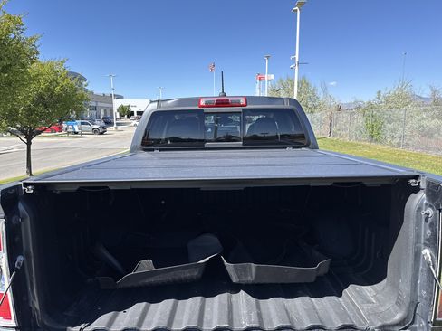 Used 2016 GMC Canyon SLE w/ All Terrain Package AWD/4WD image 25
