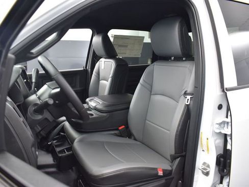 New 2025 RAM 2500 Tradesman w/ Bed Convenience Group AWD/4WD image 18