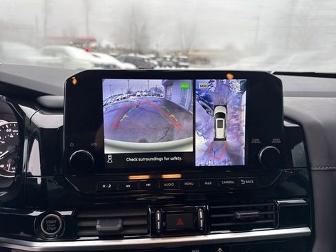 Used 2024 Nissan Pathfinder SL image 15