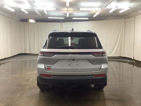 New 2026 Jeep Grand Cherokee Altitude AWD/4WD image 7
