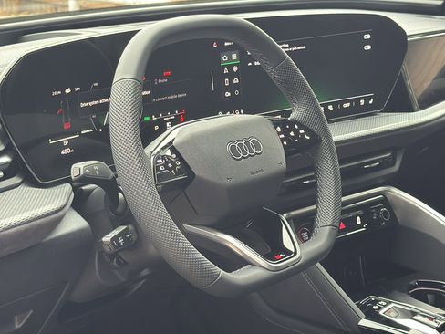 New 2025 Audi SQ5 Prestige image 10