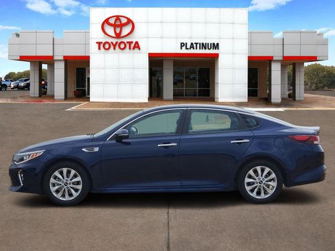 Used 2018 Kia Optima S FWD image 3