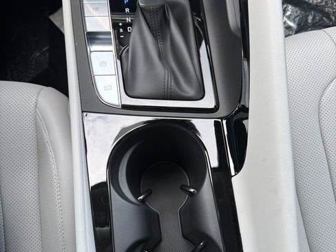 New 2026 Hyundai Elantra Limited FWD image 23