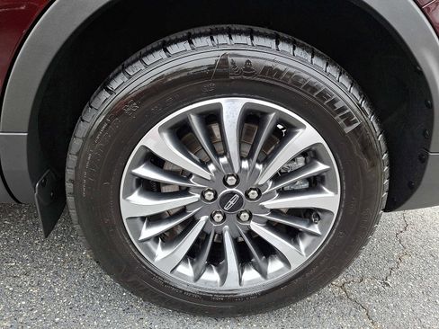 Used 2023 Lincoln Nautilus AWD w/ Premium Package image 7