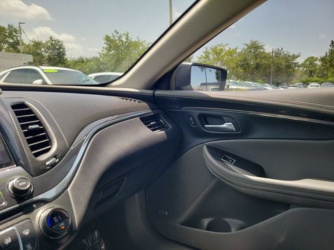Used 2018 Chevrolet Impala Premier w/ Premier Confidence Package FWD image 31