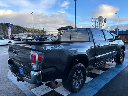 Used 2022 Toyota Tacoma TRD Off-Road AWD/4WD image 5