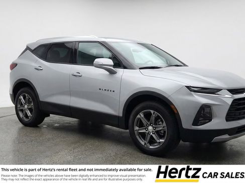 Used 2025 Chevrolet Blazer LT image 1