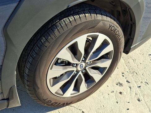 Certified 2025 Subaru Outback Limited image 9