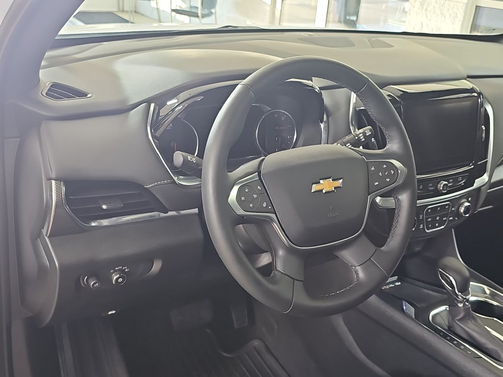 Used 2023 Chevrolet Traverse Premier AWD/4WD image 22