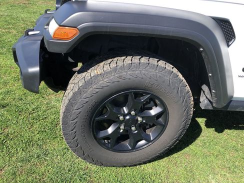 Used 2022 Jeep Wrangler Unlimited Sport image 2