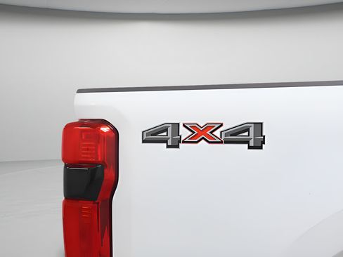 Used 2025 Ford F250 Platinum AWD/4WD image 38