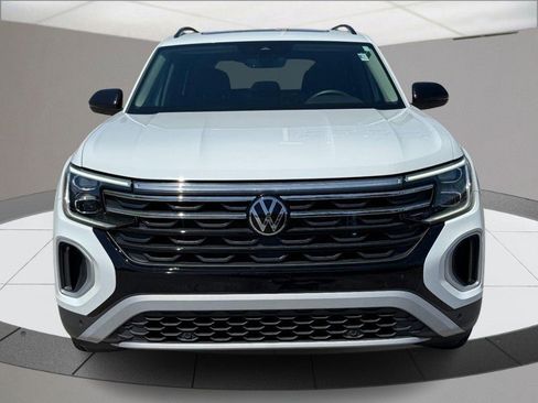 Used 2024 Volkswagen Atlas Peak Edition SE AWD/4WD image 9