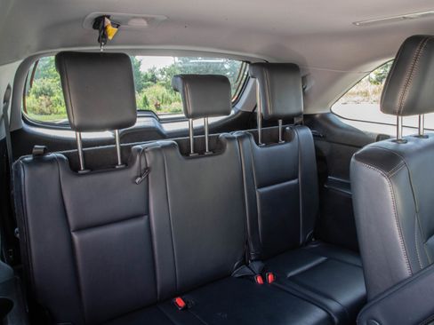 Used 2019 Toyota Highlander XLE AWD/4WD image 13