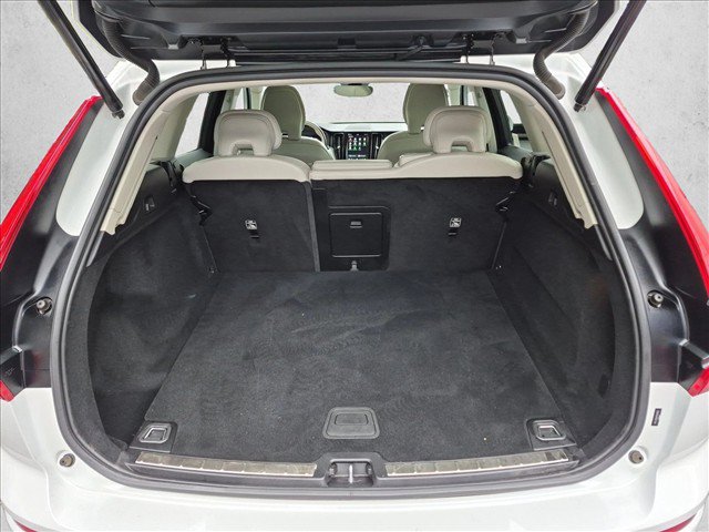 Used 2023 Volvo XC60 B5 Core w/ Climate Package FWD image 6
