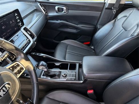 Used 2021 Kia Sorento S image 9