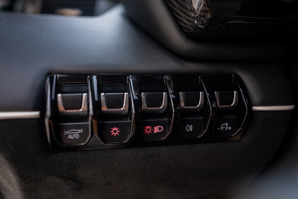Used 2019 Lamborghini Aventador SVJ AWD/4WD image 65