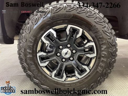 Used 2025 Chevrolet Silverado 1500 ZR2 w/ Technology Package AWD/4WD image 39