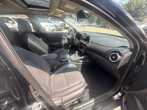 Used 2023 Hyundai Kona Limited AWD/4WD image 16