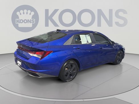 Used 2023 Hyundai Elantra SEL w/ Cargo Package FWD image 7