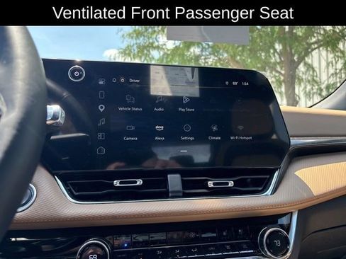 Certified 2025 Chevrolet Equinox ACTIV w/ Safety and Technology Package AWD/4WD image 16