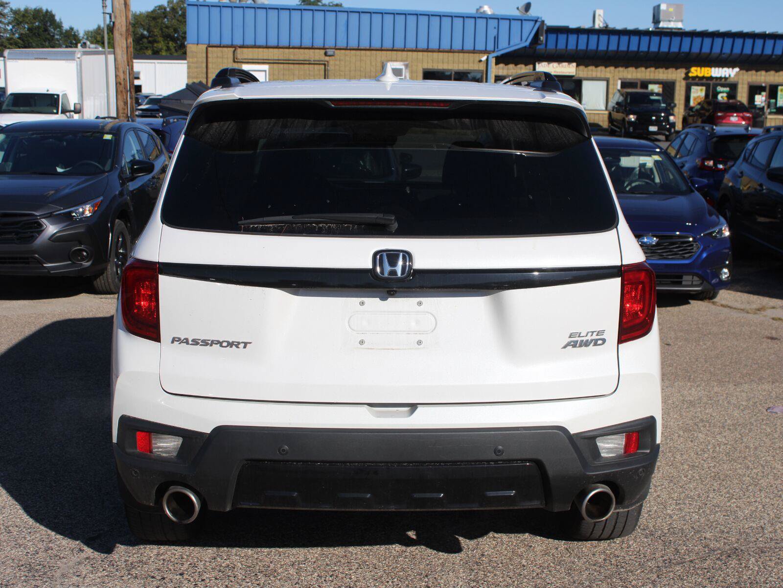 Used 2023 Honda Passport Elite image 6