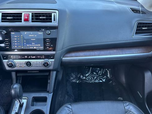 Used 2015 Subaru Outback 3.6R Limited image 28