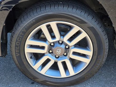 Used 2022 Toyota 4Runner TRD Sport AWD/4WD image 18