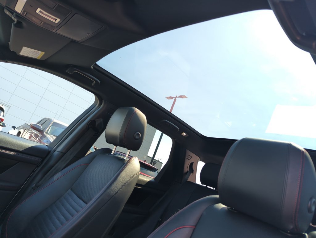 Used 2020 Land Rover Discovery Sport SE R-Dynamic AWD/4WD image 29