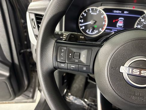 Used 2023 Nissan Rogue SV FWD image 19