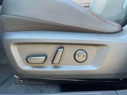 Certified 2025 Nissan Rogue SV image 18