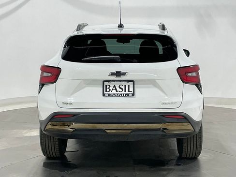 Used 2024 Chevrolet Trax ACTIV w/ Driver Confidence Package FWD image 12